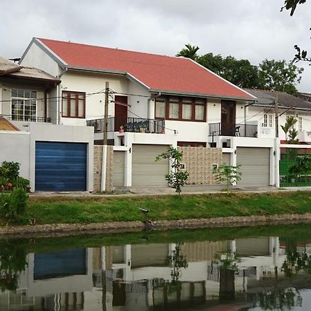 Water Park Residencies Hotel Nugegoda Exterior photo